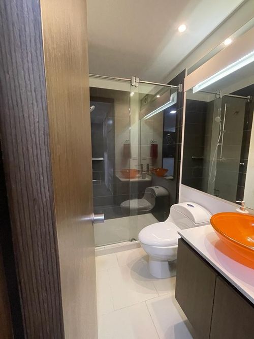 Apartamento de 2 alcobas en venta en Santa Barbara Occidental, Bogotá, 98 m² · foto 16 de 19