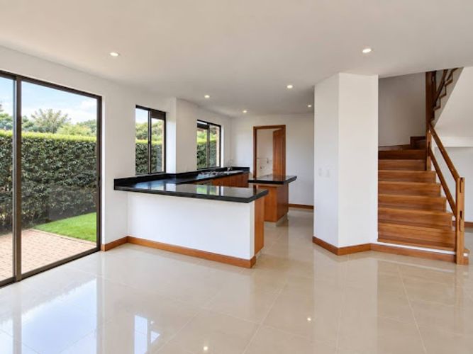 Casa de 4 alcobas en venta en San Jose De Los Nogales, Chía, 273 m² · foto 2 de 23