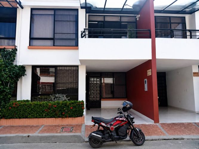 Casa de 4 alcobas en venta en Ricaurte, 79 m² · foto 2 de 21