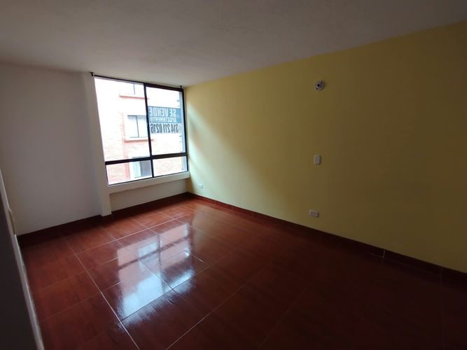 Apartamento de 3 alcobas en venta en Uaecd 007, Soacha, 50 m² · foto 3 de 21