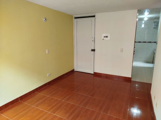 Apartamento de 3 alcobas en venta en Uaecd 007, Soacha, 50 m² · foto 5 de 21