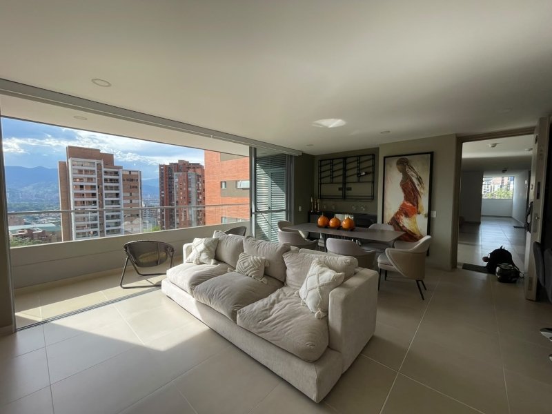 Apartamento en arriendo en El Poblado, Medellín · foto 4 de 17
