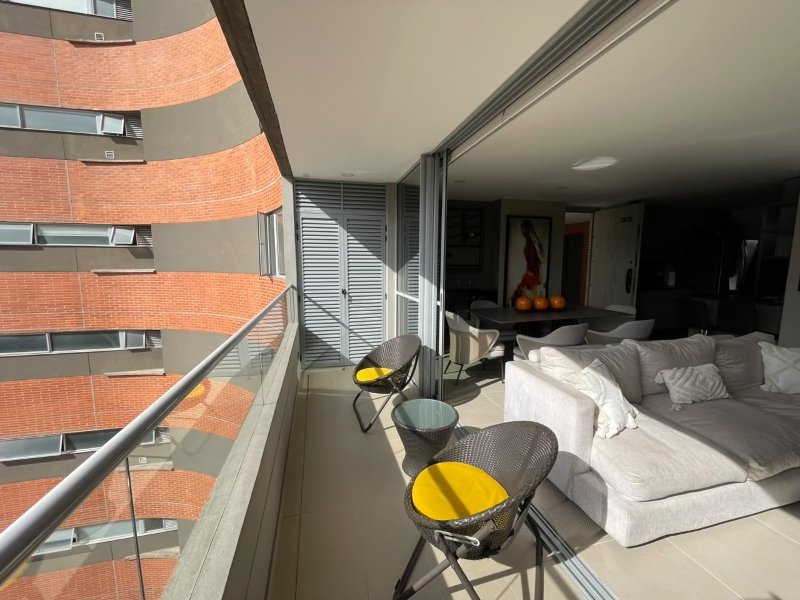 Apartamento en arriendo en El Poblado, Medellín · foto 5 de 17