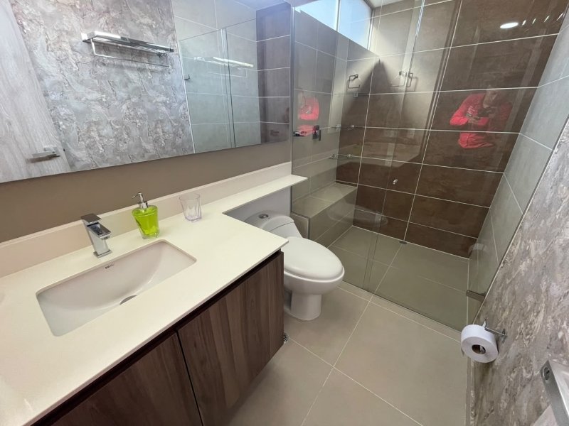 Apartamento en arriendo en El Poblado, Medellín · foto 16 de 17