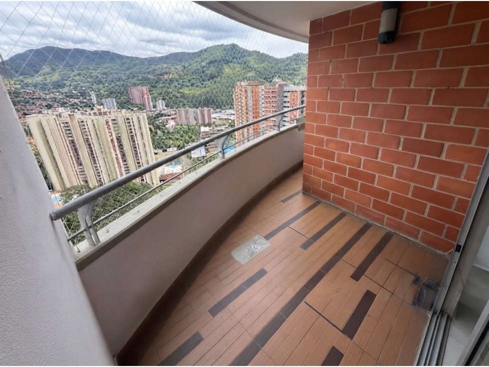 Apartamento en venta en Suramérica, Itagüí · foto 3 de 15