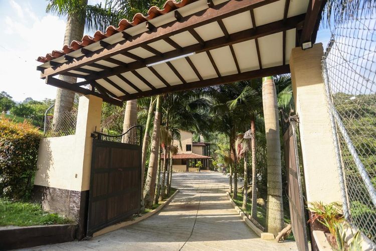 Finca en venta en Actividad Multiple, Copacabana, 2600 m² · foto 3 de 24