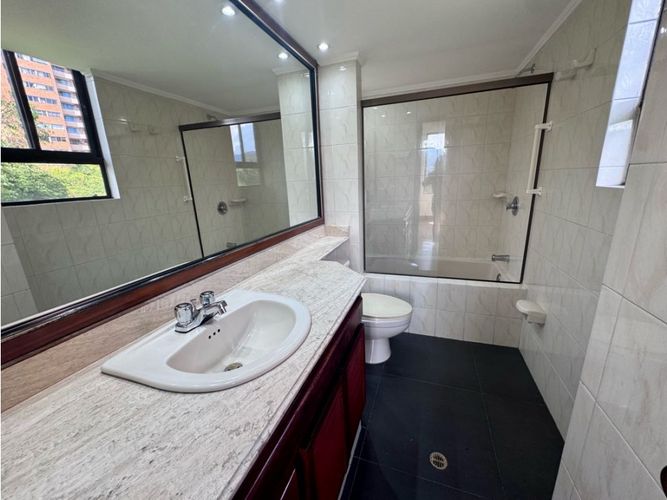 Apartamento de 3 alcobas en arriendo en La Florida, Medellín, 172 m² · foto 4 de 24