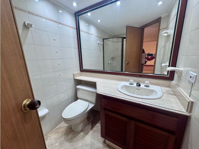 Apartamento de 3 alcobas en arriendo en La Florida, Medellín, 172 m² · foto 13 de 24