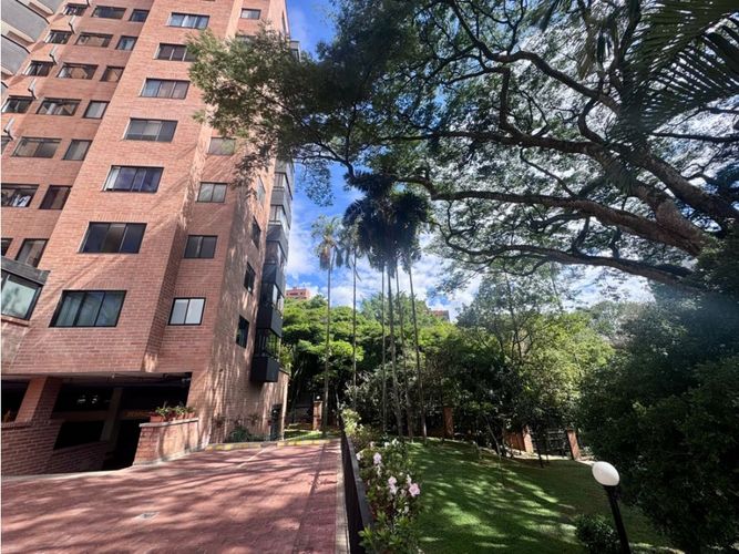 Apartamento de 3 alcobas en arriendo en La Florida, Medellín, 172 m² · foto 21 de 24