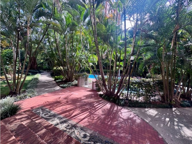 Apartamento de 3 alcobas en arriendo en La Florida, Medellín, 172 m² · foto 23 de 24