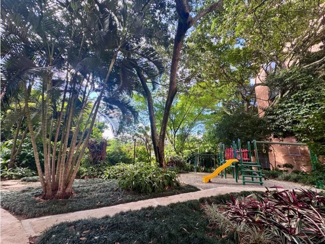 Apartamento de 3 alcobas en arriendo en La Florida, Medellín, 172 m² · foto 24 de 24