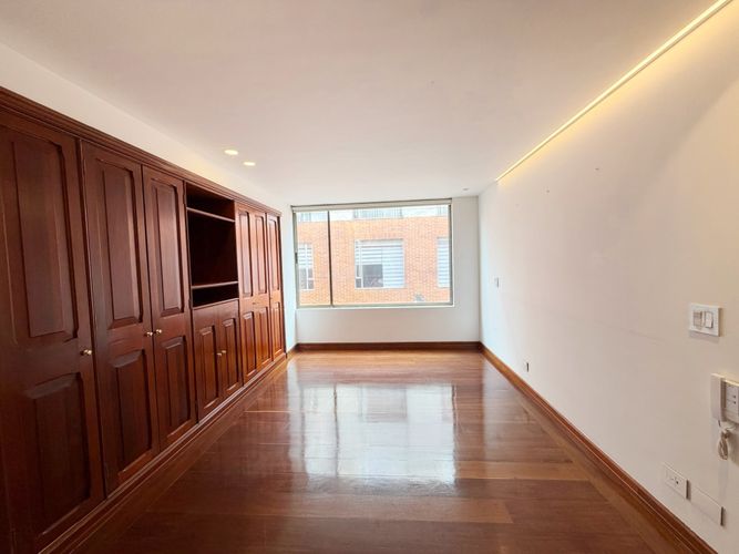 Apartamento en venta en Santa Barbara Occidental, Bogotá · foto 9 de 14