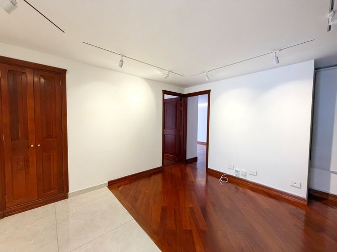 Apartamento en venta en Santa Barbara Occidental, Bogotá · foto 7 de 14