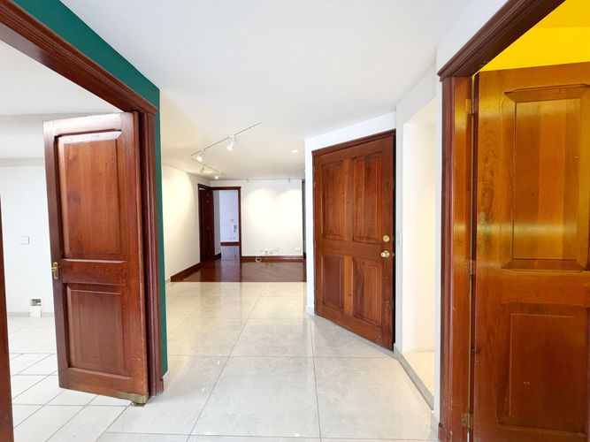 Apartamento en venta en Santa Barbara Occidental, Bogotá · foto 5 de 14