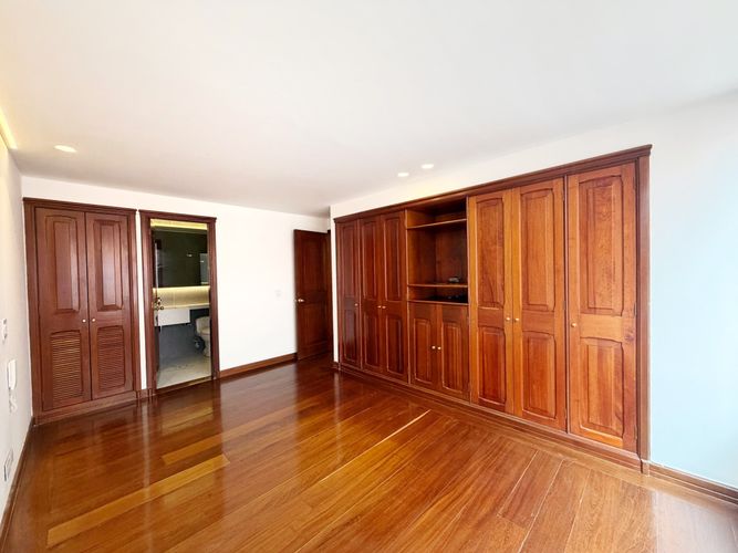 Apartamento en venta en Santa Barbara Occidental, Bogotá · foto 8 de 14