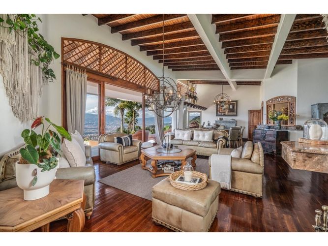 Casa de 7 alcobas en venta en Loma Del Escobero, Medellín, 1030 m² · foto 12 de 20