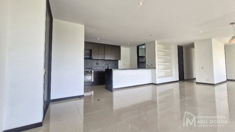 Apartamento de 2 alcobas en arriendo en El Tesoro, Medellín, 150 m² · foto 3 de 24