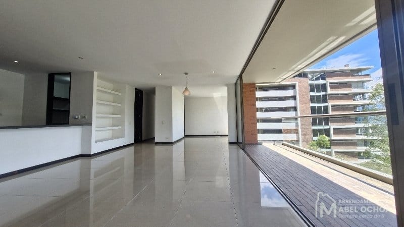 Apartamento de 2 alcobas en arriendo en El Tesoro, Medellín, 150 m² · foto 5 de 24