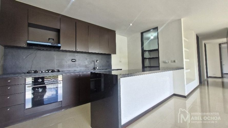 Apartamento de 2 alcobas en arriendo en El Tesoro, Medellín, 150 m² · foto 7 de 24