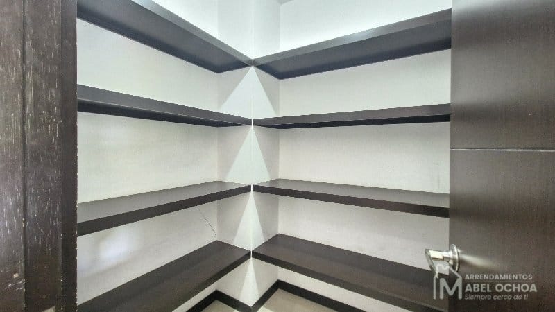 Apartamento de 2 alcobas en arriendo en El Tesoro, Medellín, 150 m² · foto 9 de 24