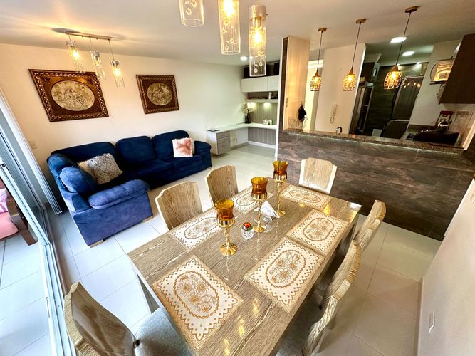 Apartamento de 3 alcobas en venta en Menzuly, Floridablanca, 94 m² · foto 2 de 24