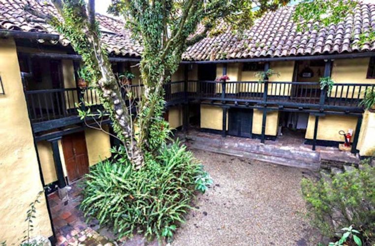 Casa de 7 alcobas en venta en Centro Administrativo, Bogotá, 1806 m² · foto 16 de 21