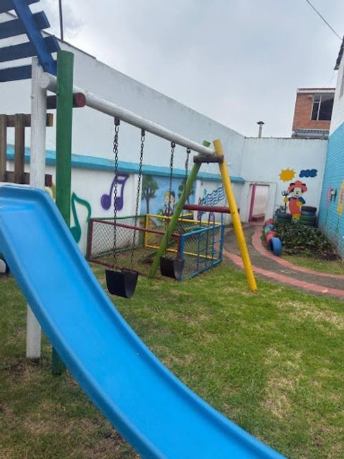 Casa de 13 alcobas en venta en La Floresta, Zipaquirá, 530 m² · foto 7 de 7