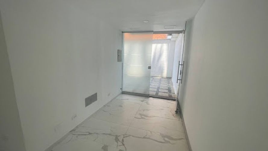 Local en venta en Aguacatal, Cali, 68 m² · foto 2 de 13