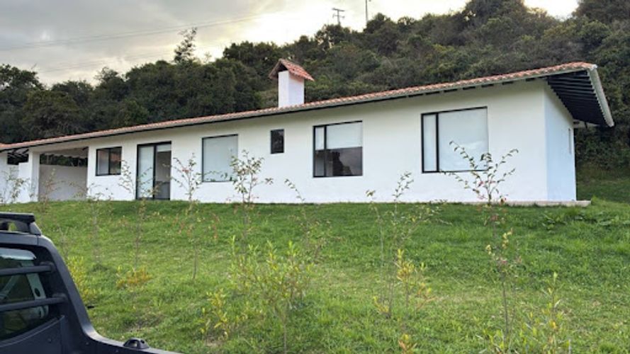 Casa de 2 alcobas en arriendo en Montana, Sopó, 120 m² · foto 3 de 3