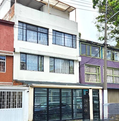 Casa de 4 alcobas en venta en Unidad Carabelas, Bogotá, 120 m² · foto 21 de 22