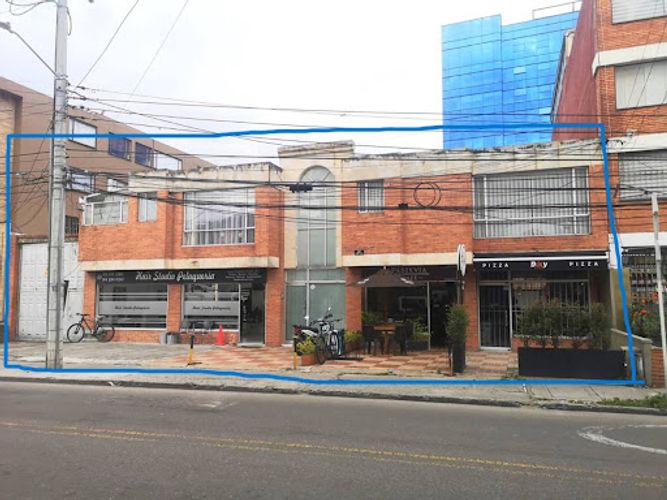 Casa de 6 alcobas en venta en Cedritos, Bogotá, 1215 m² · foto 3 de 16