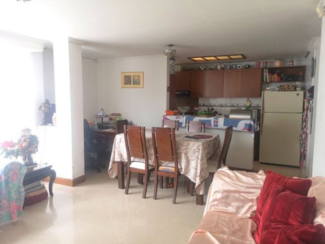 Casa de 6 alcobas en venta en Cedritos, Bogotá, 1215 m² · foto 4 de 16