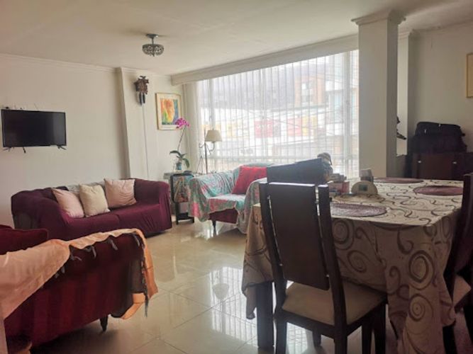 Casa de 6 alcobas en venta en Cedritos, Bogotá, 1215 m² · foto 5 de 16
