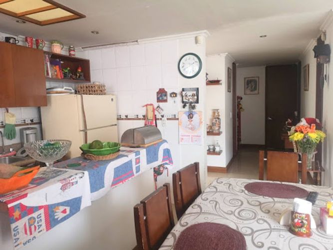 Casa de 6 alcobas en venta en Cedritos, Bogotá, 1215 m² · foto 7 de 16