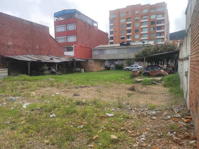 Casa de 6 alcobas en venta en Cedritos, Bogotá, 1215 m² · foto 10 de 16