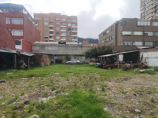 Casa de 6 alcobas en venta en Cedritos, Bogotá, 1215 m² · foto 14 de 16