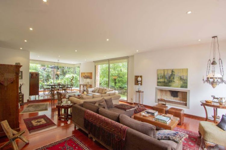 Apartamento de 2 alcobas en venta en El Refugio, Bogotá, 165 m² · foto 3 de 24