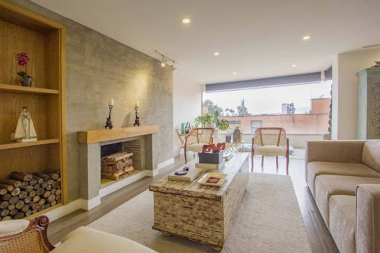 Apartamento de 2 alcobas en venta en Chicó Reservado, Bogotá, 183 m² · foto 2 de 24