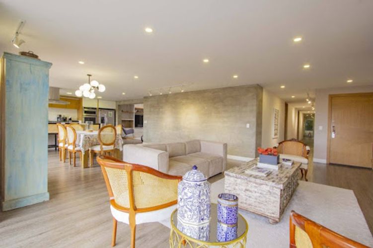 Apartamento de 2 alcobas en venta en Chicó Reservado, Bogotá, 183 m² · foto 3 de 24