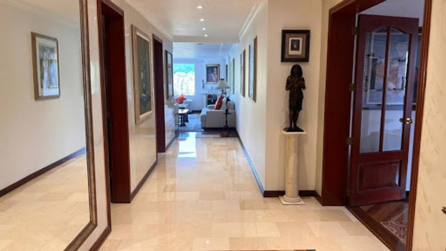 Apartamento de 3 alcobas en venta en La Calleja, Bogotá, 246 m² · foto 6 de 24