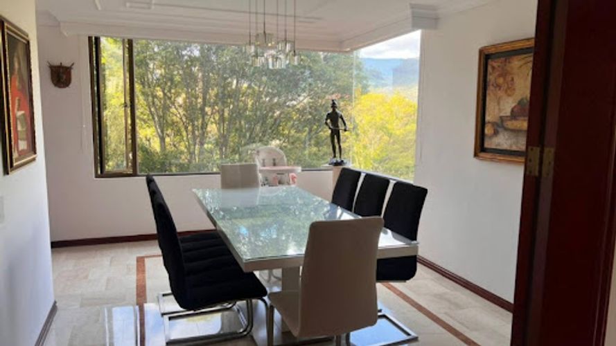Apartamento de 3 alcobas en venta en La Calleja, Bogotá, 246 m² · foto 8 de 24