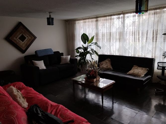 Casa de 3 alcobas en venta en San Martin, Bogotá, 311 m² · foto 3 de 24