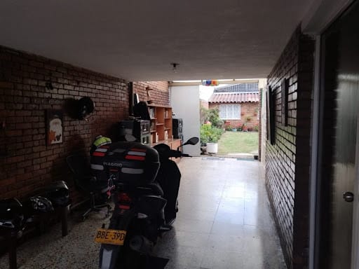 Casa de 3 alcobas en venta en San Martin, Bogotá, 311 m² · foto 19 de 24