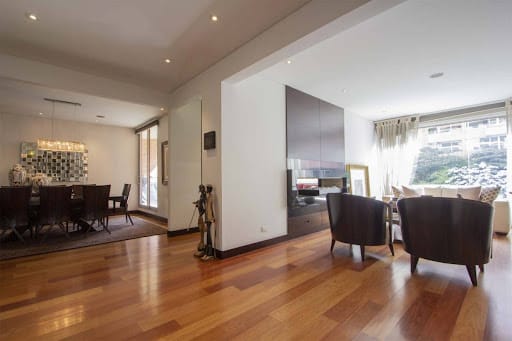 Apartamento de 3 alcobas en venta en Los Rosales, Bogotá, 259 m² · foto 4 de 23