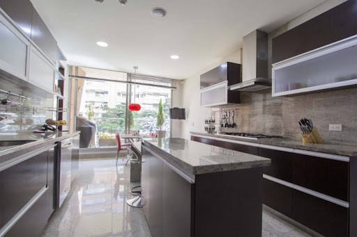 Apartamento de 3 alcobas en venta en Los Rosales, Bogotá, 259 m² · foto 12 de 23
