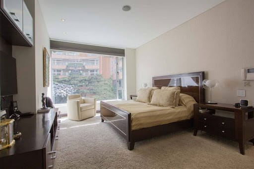 Apartamento de 3 alcobas en venta en Los Rosales, Bogotá, 259 m² · foto 15 de 23