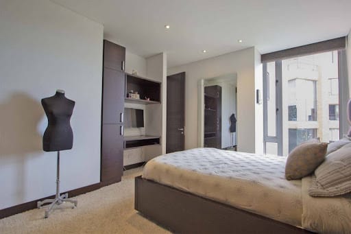 Apartamento de 3 alcobas en venta en Los Rosales, Bogotá, 259 m² · foto 18 de 23