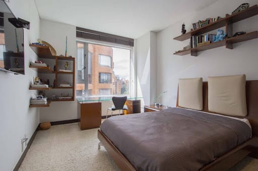 Apartamento de 3 alcobas en venta en Los Rosales, Bogotá, 259 m² · foto 19 de 23