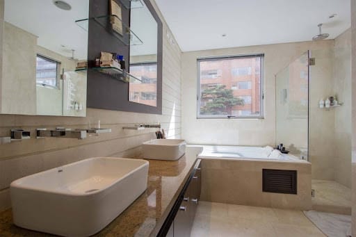 Apartamento de 3 alcobas en venta en Los Rosales, Bogotá, 259 m² · foto 23 de 23