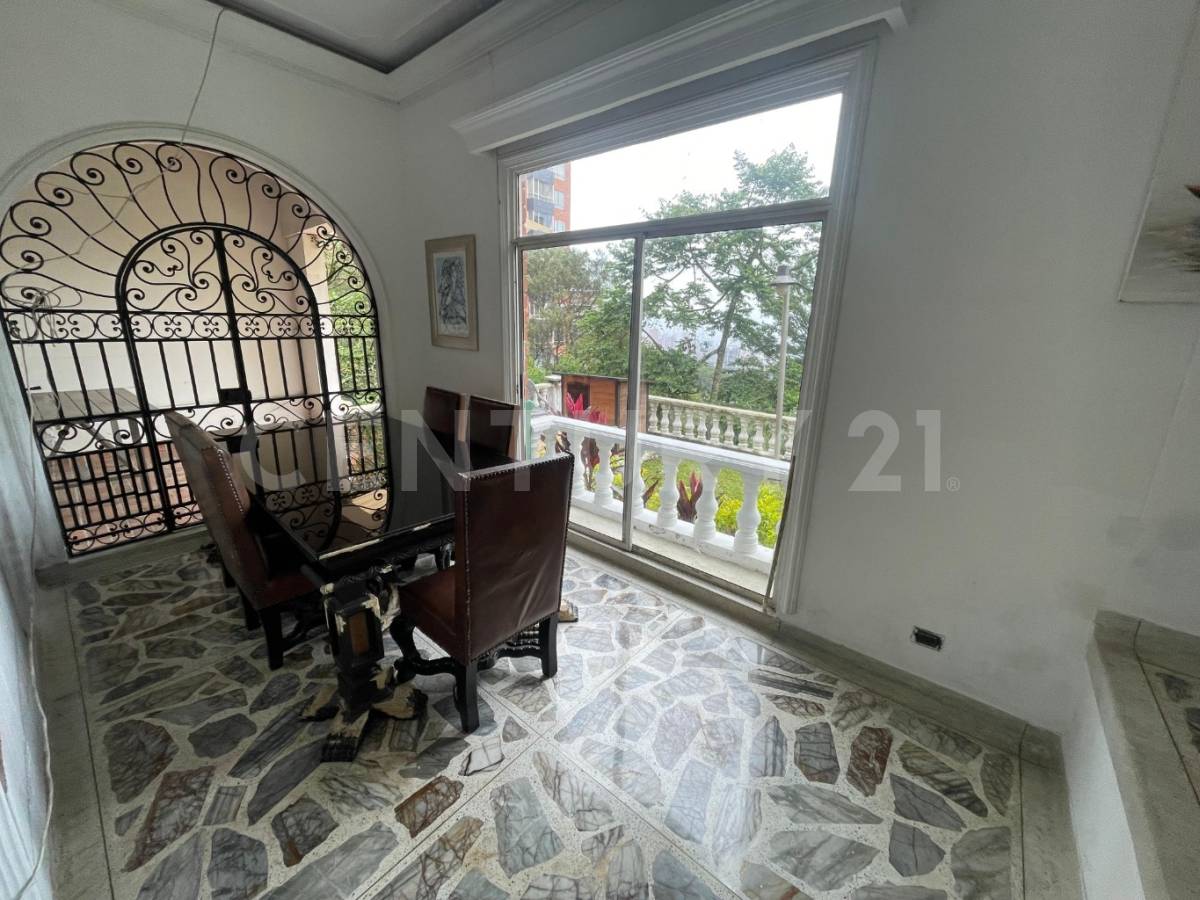 Casa en arriendo en El Poblado, Medellín · foto 4 de 22